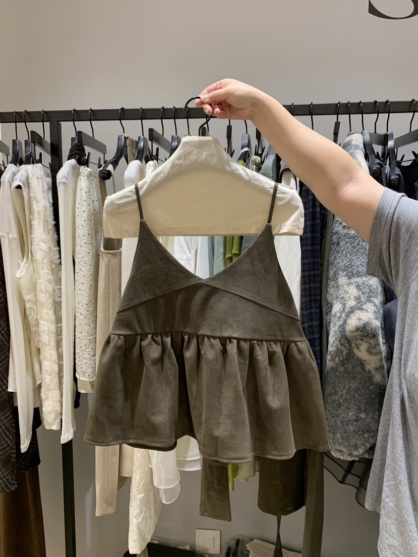 SOFTNESS東大門㊣代購女裝新品推薦職業人氣25秋冬吊帶背心絨Softness/Cosmic吊帶/背心圖色1