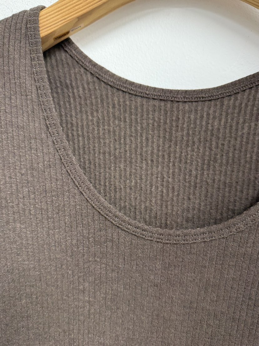 YIKHO STYLE東大門㊣直郵女裝新款推薦熱賣休閑真品長袖T恤YIKHO STYLE長袖T恤