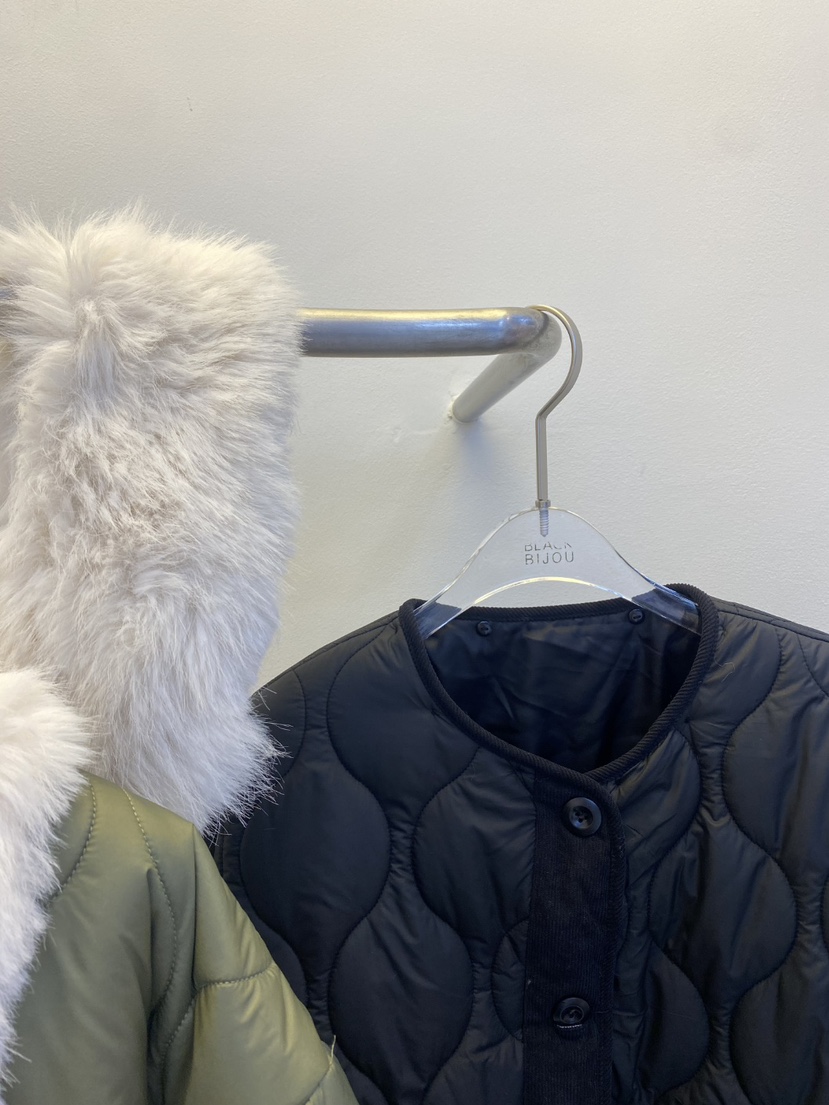 BLACK BIJOU東大門㊣實拍女裝新款推薦熱賣真品夾克皮草絎縫BLACK BIJOU夾克