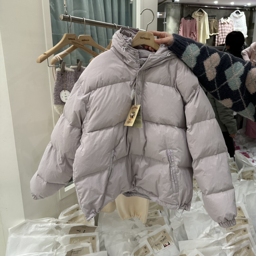 OURMOMENT韓國直郵㊣女士新款推薦人氣熱賣職業真品短款羽絨服OURMOMENT短款羽絨服圖色1