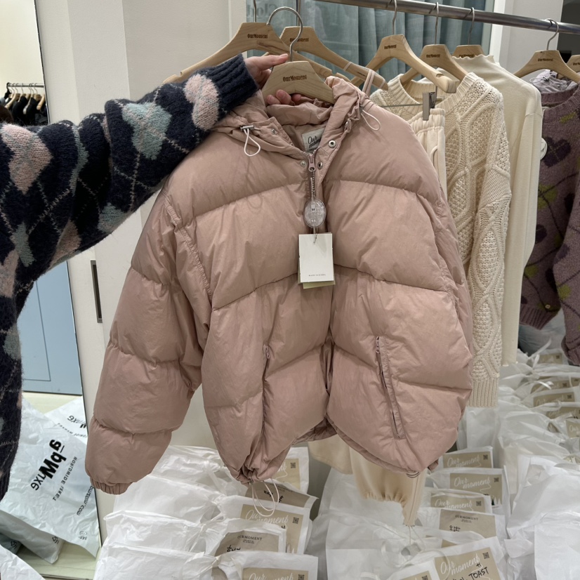 OURMOMENT韓國直郵㊣女士新款推薦人氣熱賣職業真品短款羽絨服OURMOMENT短款羽絨服圖色3