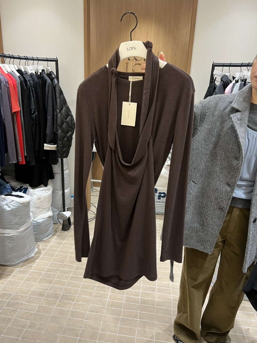 LOFN韓國直郵㊣女士新品推薦時尚25秋冬職業吊帶背心不含內搭LOFN吊帶/背心圖色2