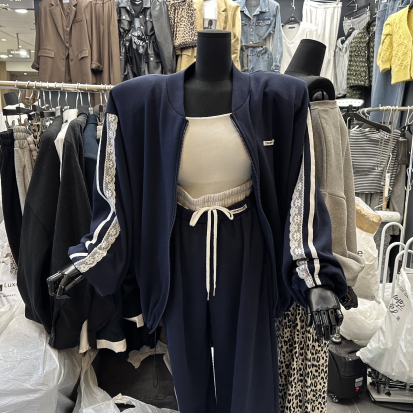 A-DEL韓國直郵㊣女裝新品熱賣25秋冬人氣夾克拉鏈加絨蕾絲A-DEL夾克圖色2