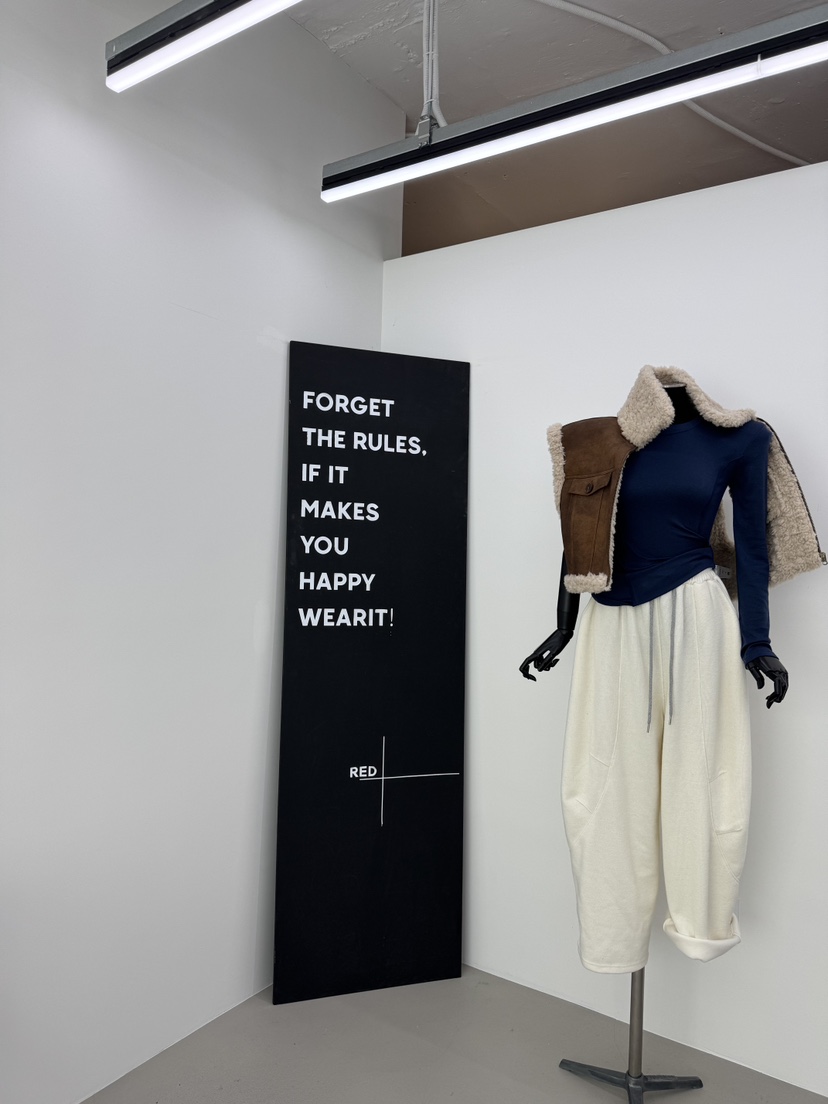 RED-A韓國直郵㊣女士新品時尚人氣熱賣職業休閑真品長袖T恤RED-A長袖T恤