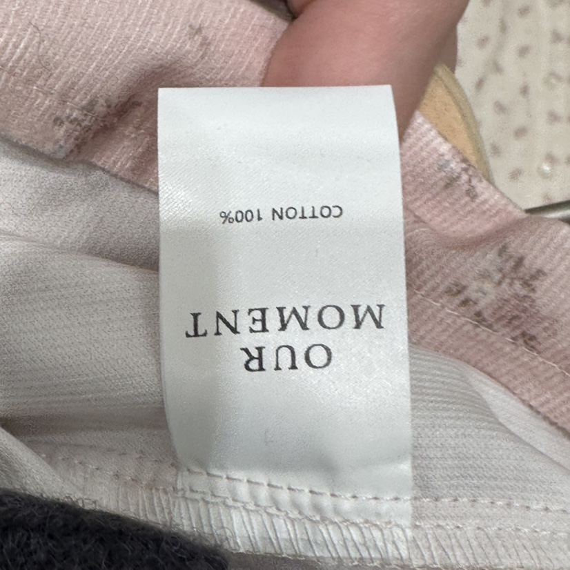 OURMOMENT韓國代購㊣女士新款休閑真品襯衫蕾絲衫燈芯絨花朵OURMOMENT襯衫/蕾絲衫