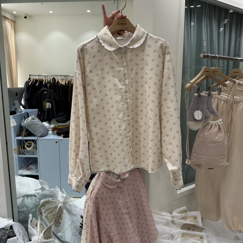 OURMOMENT韓國代購㊣女士新款休閑真品襯衫蕾絲衫燈芯絨花朵OURMOMENT襯衫/蕾絲衫圖色3