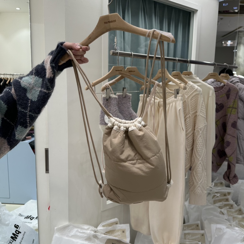 OURMOMENT東大門㊣代購女士新款人氣時尚25秋冬休閑雙肩背包OURMOMENT雙肩背包圖色3