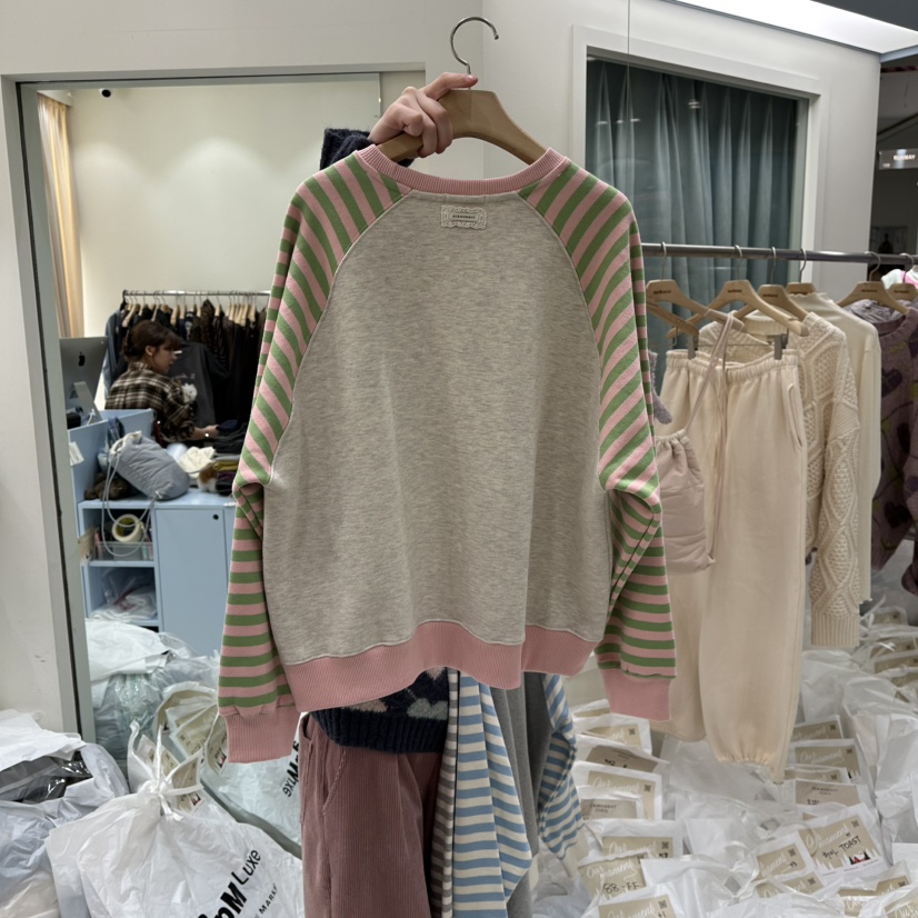 OURMOMENT韓國直郵㊣女裝新款真品人氣熱賣休閑職業衛衣加絨OURMOMENT衛衣