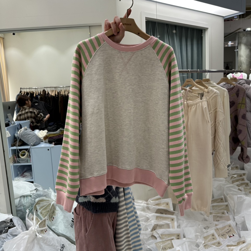 OURMOMENT韓國直郵㊣女裝新款真品人氣熱賣休閑職業衛衣加絨OURMOMENT衛衣圖色3