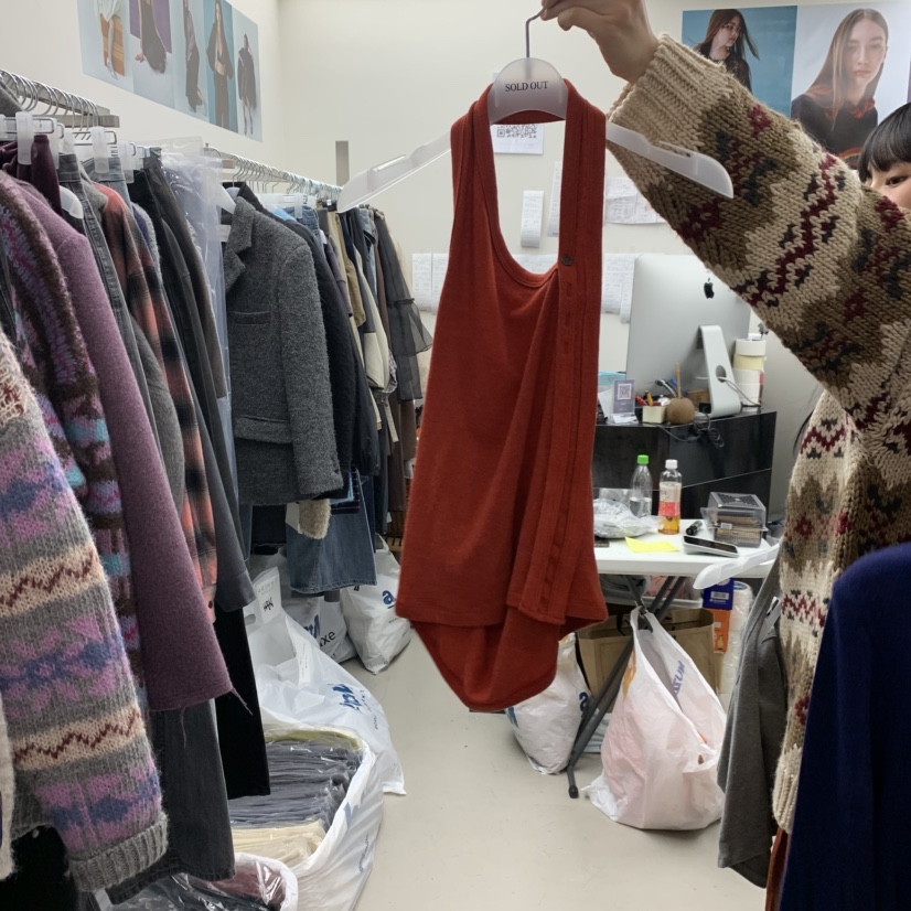 SOLD OUT韓國代購㊣女士新品休閑真品職業吊帶背心不含內搭SOLD OUT吊帶/背心圖色2