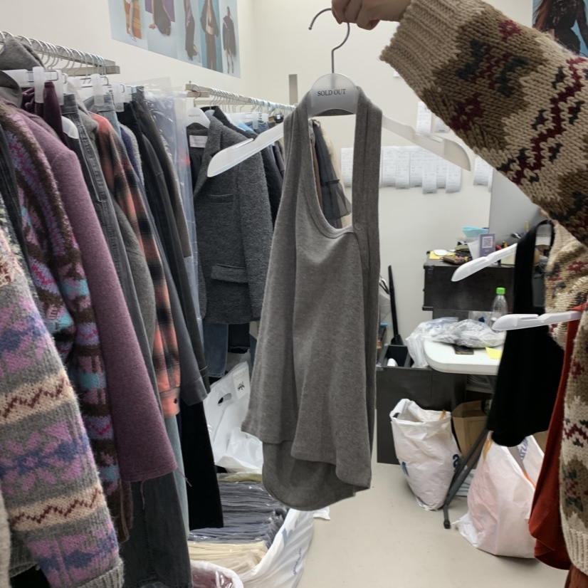 SOLD OUT韓國代購㊣女士新品休閑真品職業吊帶背心不含內搭SOLD OUT吊帶/背心圖色3