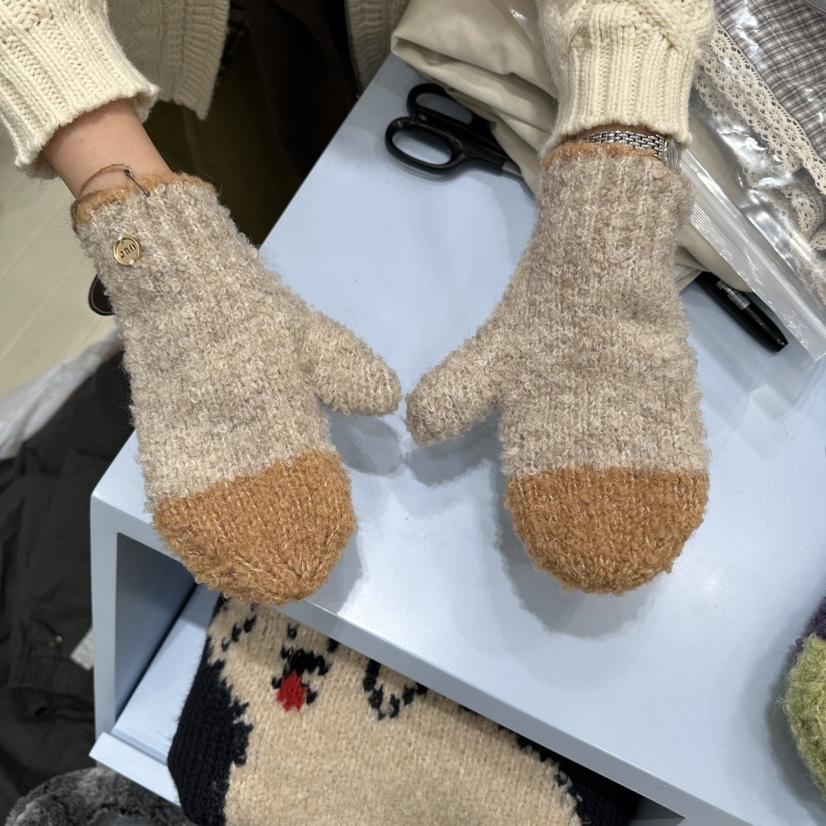 OURMOMENT東大門㊣代購女裝新品25秋冬職業熱賣時尚推薦手套OURMOMENT手套圖色2