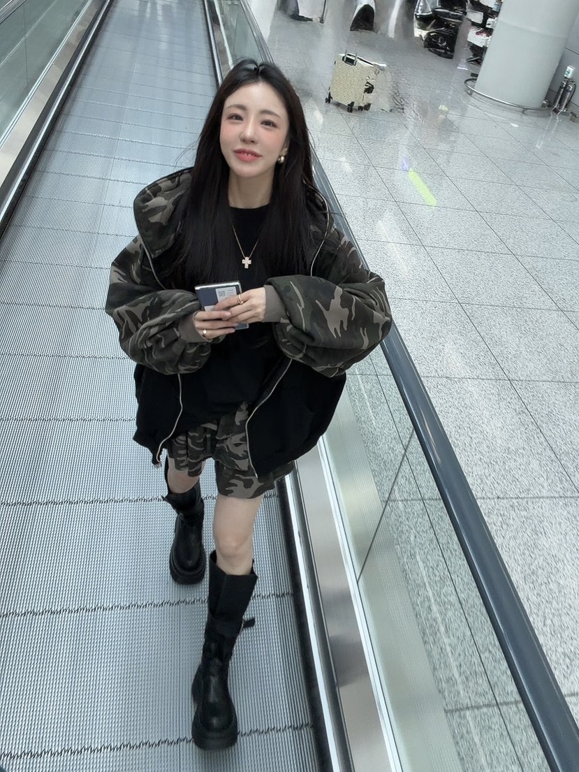 PALETTE-Q東大門㊣實拍女裝新品熱賣人氣夾克連帽拉鏈衫迷彩PALETTE夾克