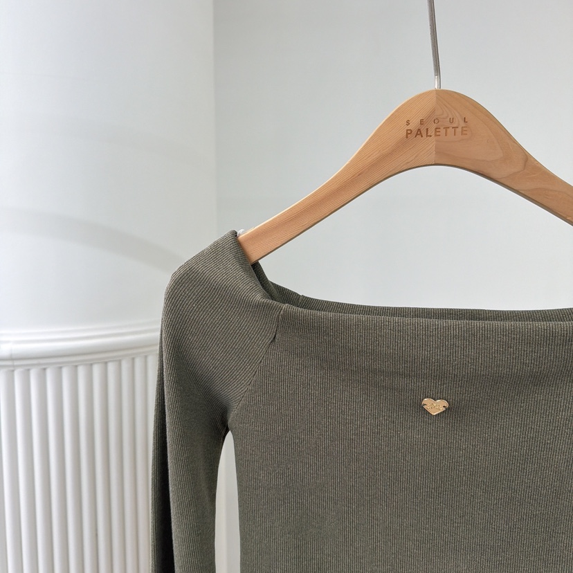 PALETTE-Q東大門㊣代購女裝新款人氣熱賣時尚推薦25秋冬長袖T恤PALETTE長袖T恤