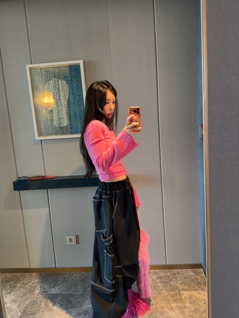 PALETTE-Q東大門㊣代購女裝新款人氣熱賣時尚推薦25秋冬長袖T恤PALETTE長袖T恤