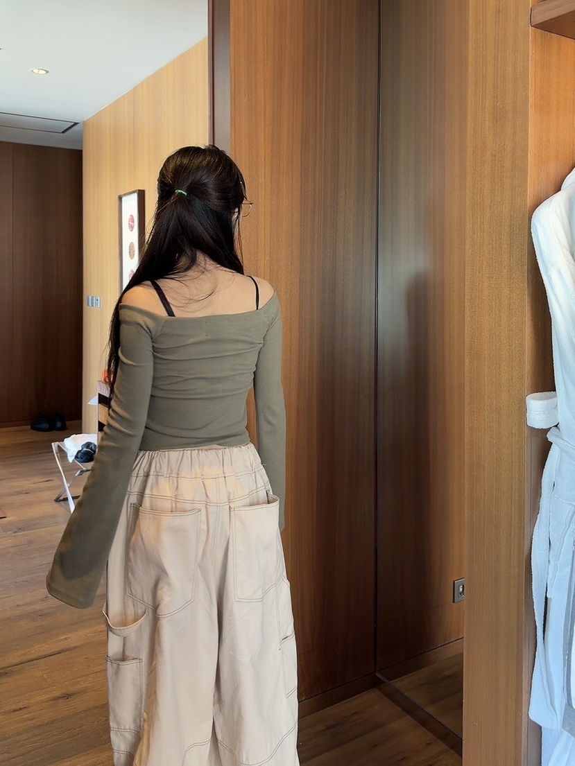 PALETTE-Q東大門㊣代購女裝新款人氣熱賣時尚推薦25秋冬長袖T恤PALETTE長袖T恤