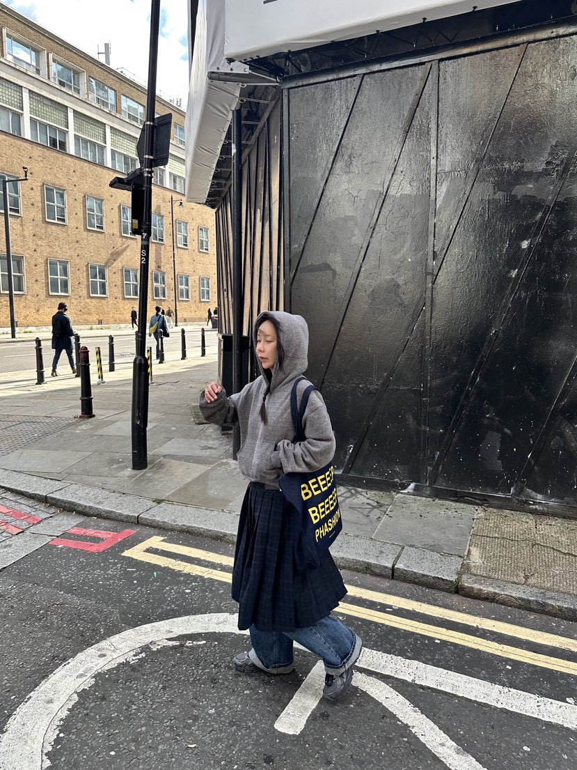 SUNDER MARKET東大門㊣實拍女士新品25秋冬推薦職業真品衛衣SUNDER MARKET衛衣