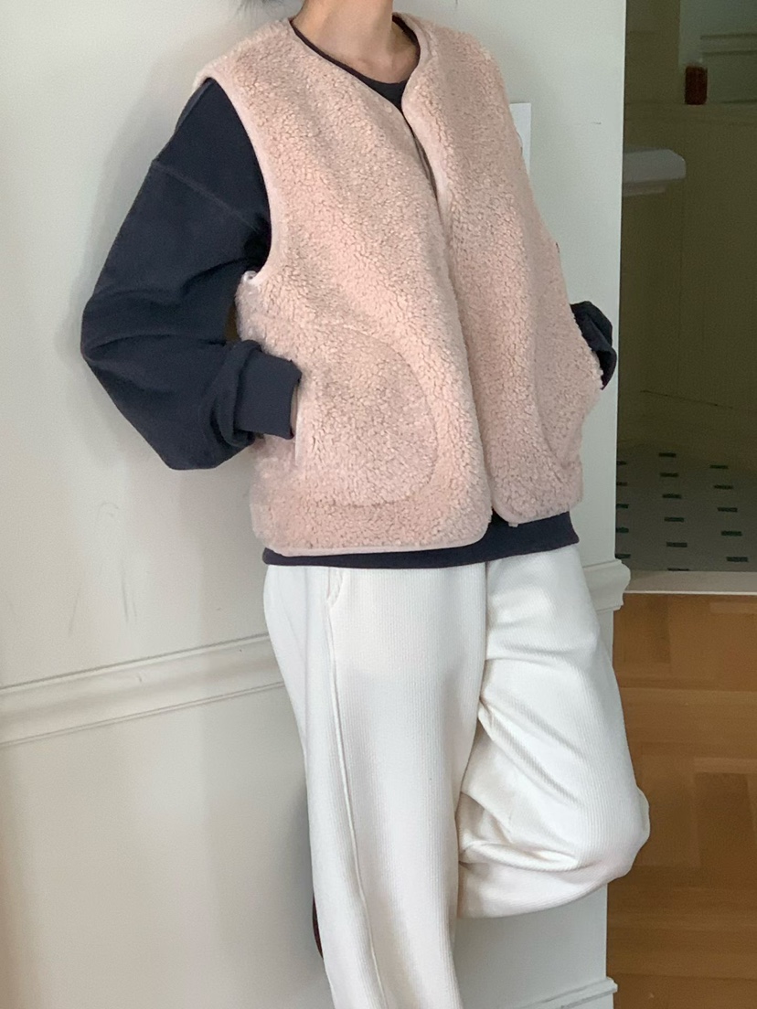 BINUS東大門㊣直郵女士新品休閑時尚推薦熱賣馬甲不含內搭羊毛BINUS馬甲