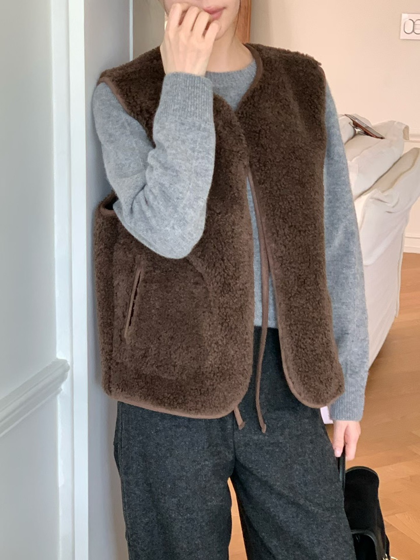 BINUS東大門㊣直郵女士新品休閑時尚推薦熱賣馬甲不含內搭羊毛BINUS馬甲