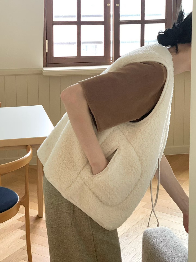 BINUS東大門㊣直郵女士新品休閑時尚推薦熱賣馬甲不含內搭羊毛BINUS馬甲