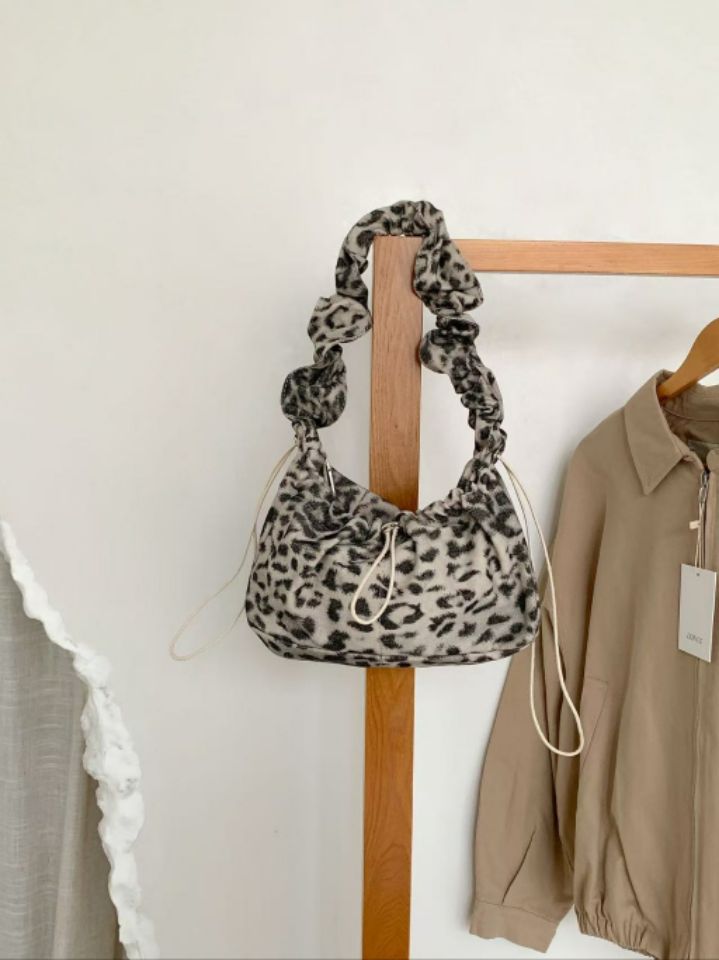 TROUVAILLE韓國直郵㊣女士新款25秋冬推薦時尚手拿包腋下包TROUVAILLE手拿包/腋下包