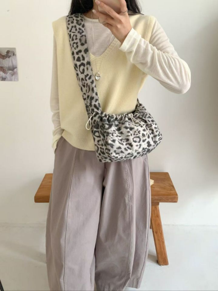 TROUVAILLE韓國直郵㊣女士新款25秋冬推薦時尚手拿包腋下包TROUVAILLE手拿包/腋下包