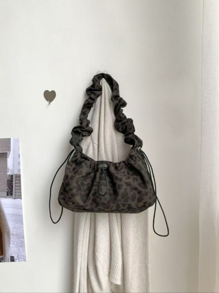 TROUVAILLE韓國直郵㊣女士新款25秋冬推薦時尚手拿包腋下包TROUVAILLE手拿包/腋下包