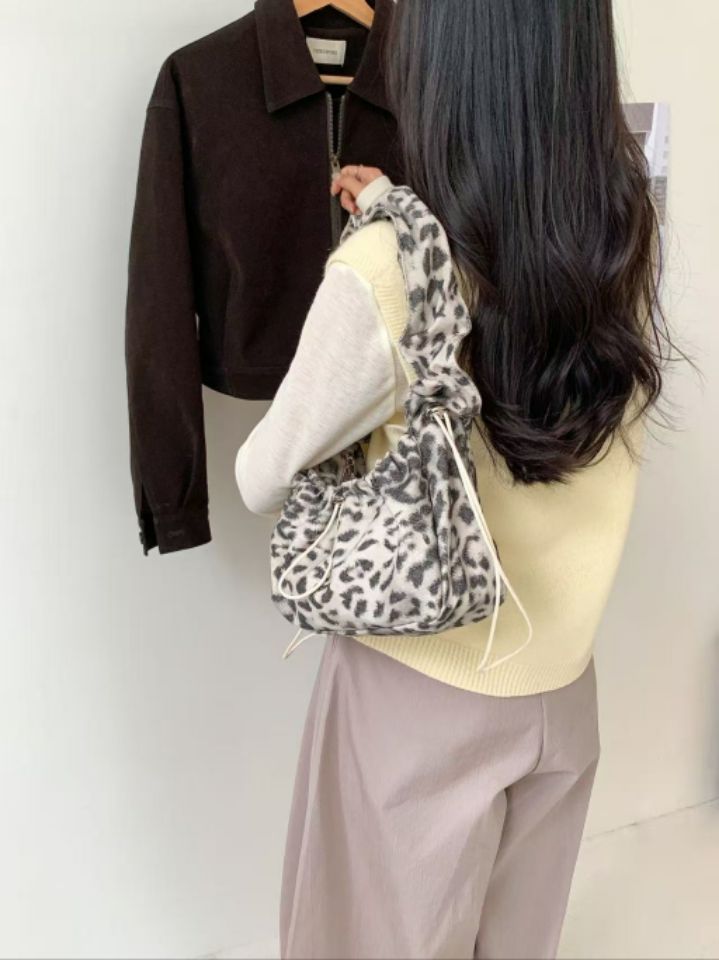 TROUVAILLE韓國直郵㊣女士新款25秋冬推薦時尚手拿包腋下包TROUVAILLE手拿包/腋下包圖色2