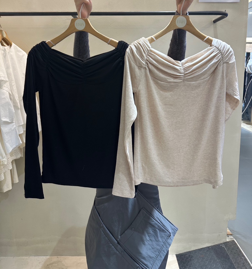 ERIA東大門㊣代購女士新款職業人氣25秋冬時尚長袖T恤褶皺露肩ERIA/HUE長袖T恤