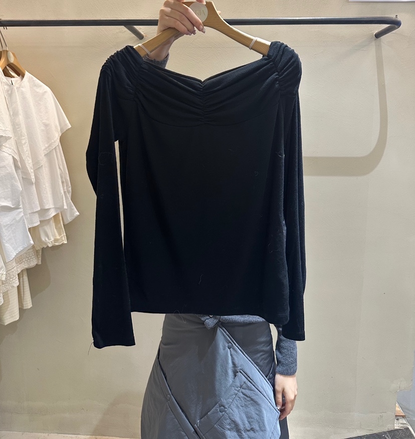 ERIA東大門㊣代購女士新款職業人氣25秋冬時尚長袖T恤褶皺露肩ERIA/HUE長袖T恤圖色2