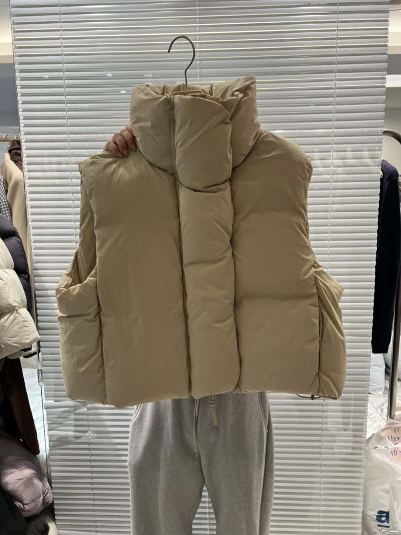 FF東大門㊣直郵女裝新品人氣休閑職業推薦25秋冬熱賣馬甲高領FF/SUNDAY馬甲圖色1