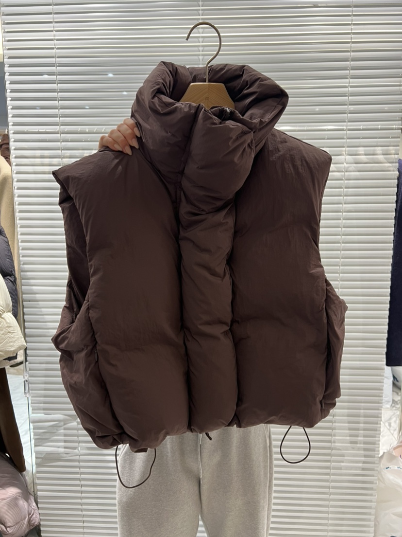 FF東大門㊣直郵女裝新品人氣休閑職業推薦25秋冬熱賣馬甲高領FF/SUNDAY馬甲圖色2