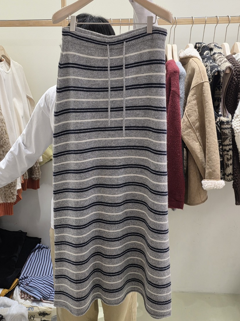 EUM東大門㊣實拍女士新品熱賣真品時尚職業推薦休閑人氣長裙EUM長裙圖色2