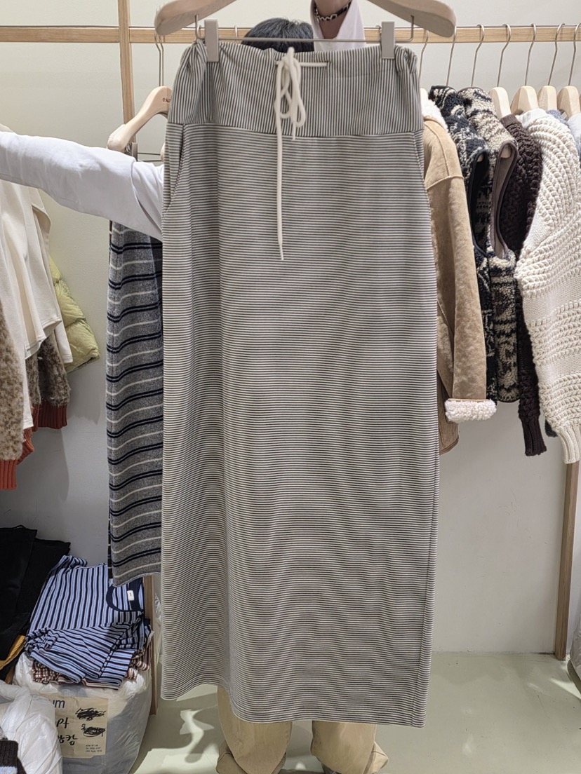 EUM韓國代購㊣女裝新品熱賣25秋冬休閑推薦人氣時尚真品長裙EUM長裙圖色2