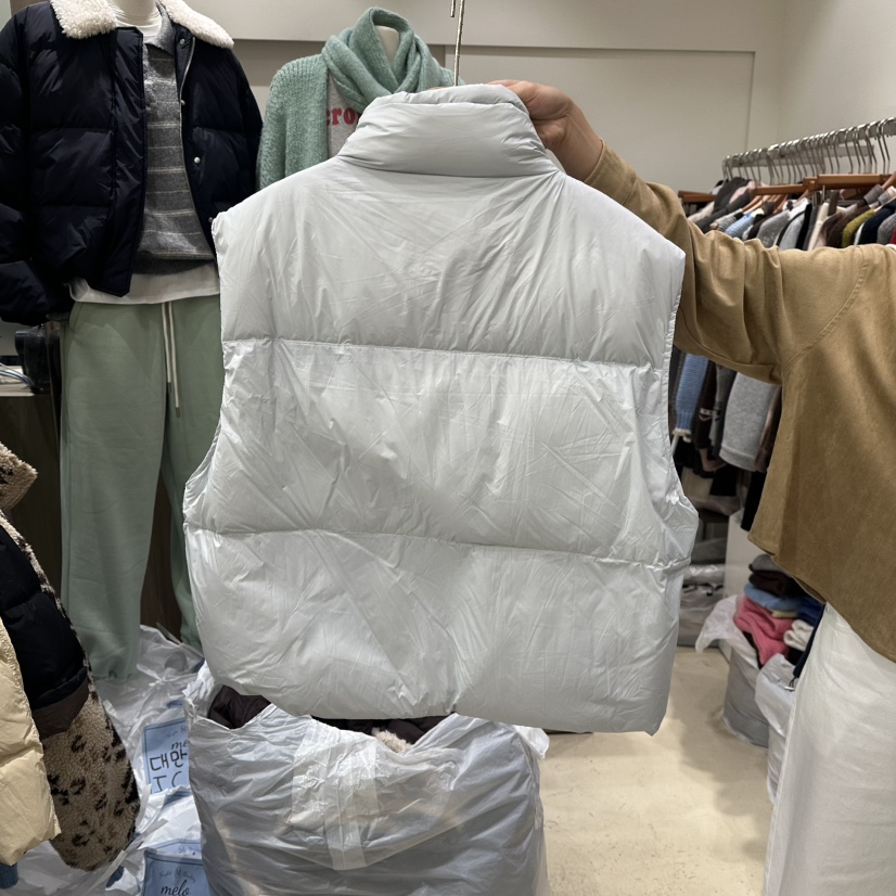 MELO東大門㊣代購女士新款真品25秋冬熱賣職業推薦人氣馬甲MELO馬甲