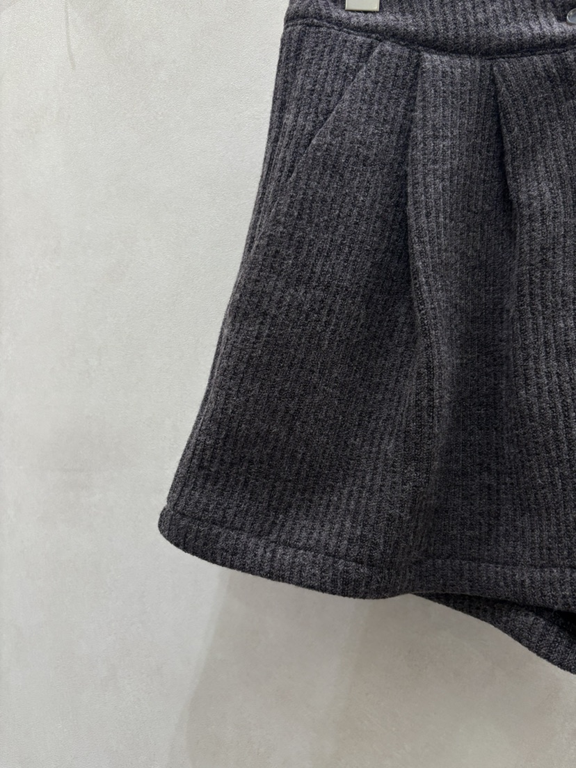 WHO IS SHE韓國直郵㊣女裝新品職業人氣時尚短褲抓絨羅紋WHO IS SHE短褲