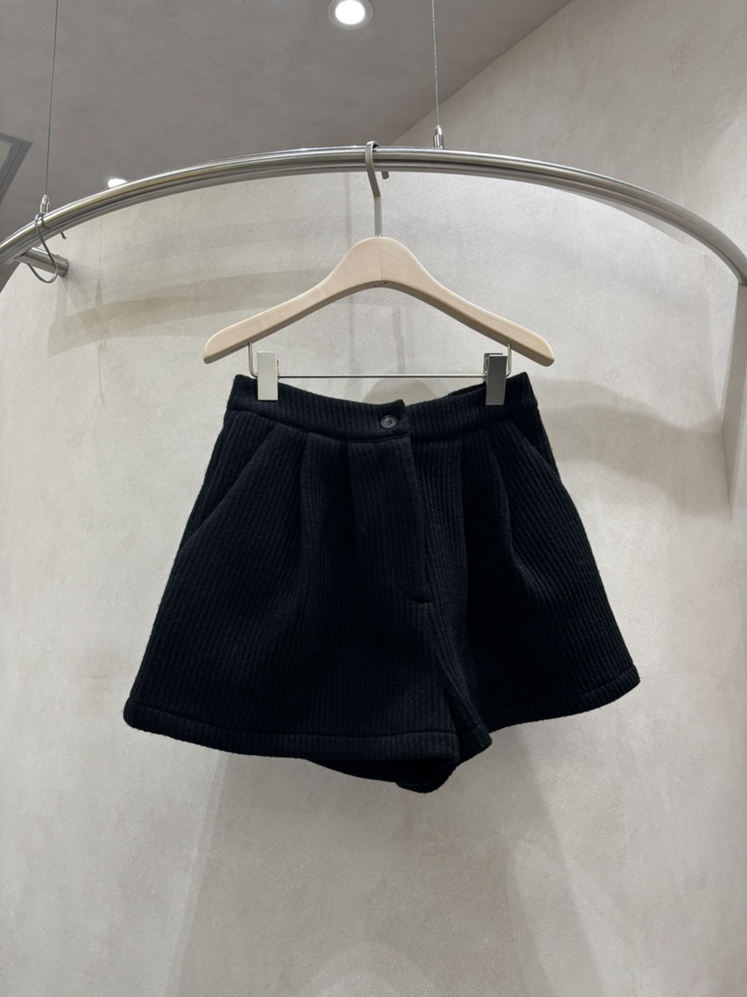 WHO IS SHE韓國直郵㊣女裝新品職業人氣時尚短褲抓絨羅紋WHO IS SHE短褲圖色2