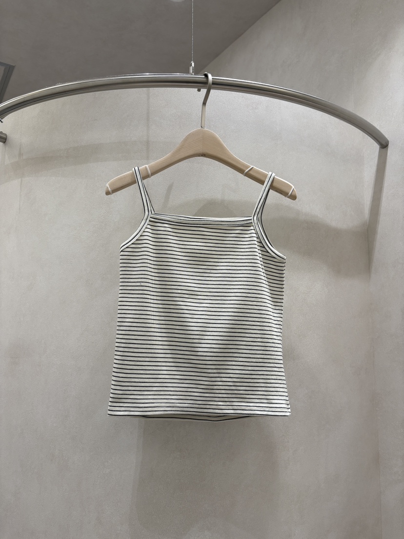 WHO IS SHE東大門㊣直郵女士新品時尚真品休閑熱賣套裝套裝WHO IS SHE套裝