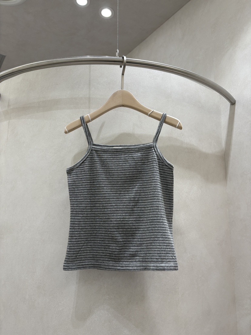 WHO IS SHE東大門㊣直郵女士新品時尚真品休閑熱賣套裝套裝WHO IS SHE套裝