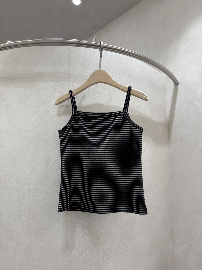 WHO IS SHE東大門㊣直郵女士新品時尚真品休閑熱賣套裝套裝WHO IS SHE套裝