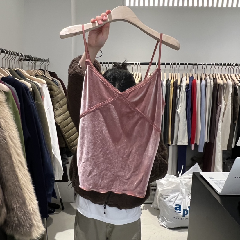 PLATE東大門㊣直郵女士新品25秋冬熱賣推薦真品吊帶背心絲絨PLATE吊帶/背心圖色1