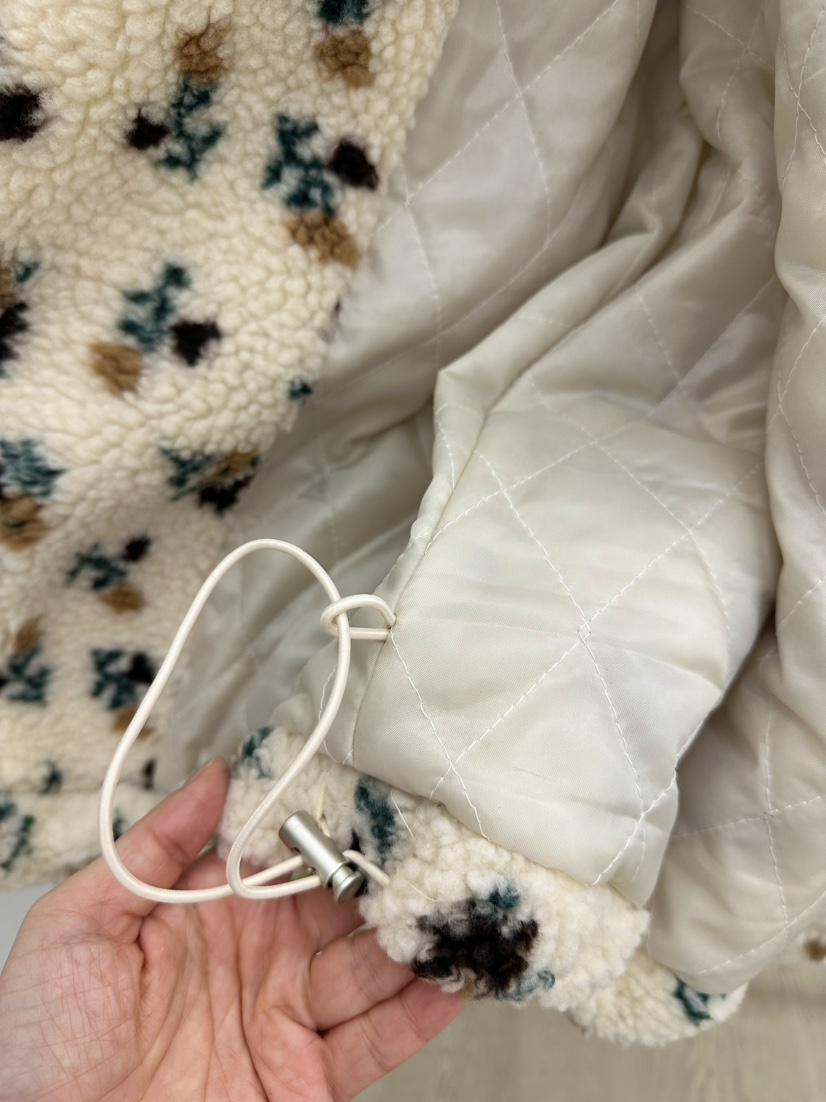 BUT韓國直郵㊣女士新品推薦人氣25秋冬熱賣時尚夾克花朵絎縫button夾克