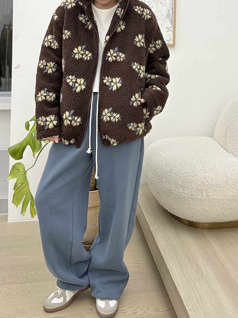 BUT韓國直郵㊣女士新品推薦人氣25秋冬熱賣時尚夾克花朵絎縫button夾克圖色2