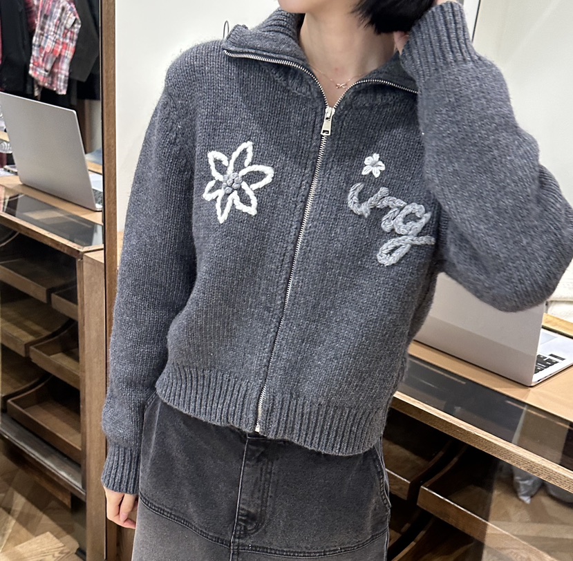 FIFO東大門㊣實拍女裝新品職業熱賣25秋冬推薦針織衫手工刺繡FIFO針織衫圖色3