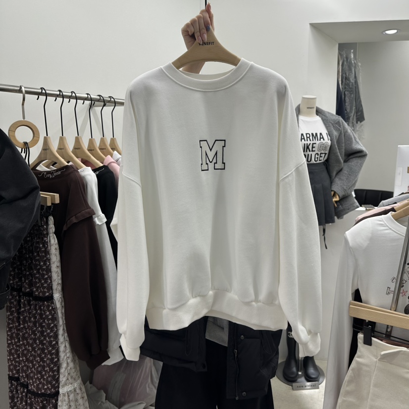 VENEFIT東大門㊣代購女裝新品人氣時尚真品職業衛衣加絨刺繡VENEFIT/JENNIE衛衣圖色1