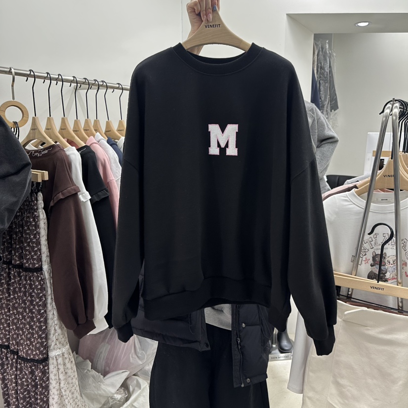 VENEFIT東大門㊣代購女裝新品人氣時尚真品職業衛衣加絨刺繡VENEFIT/JENNIE衛衣圖色3