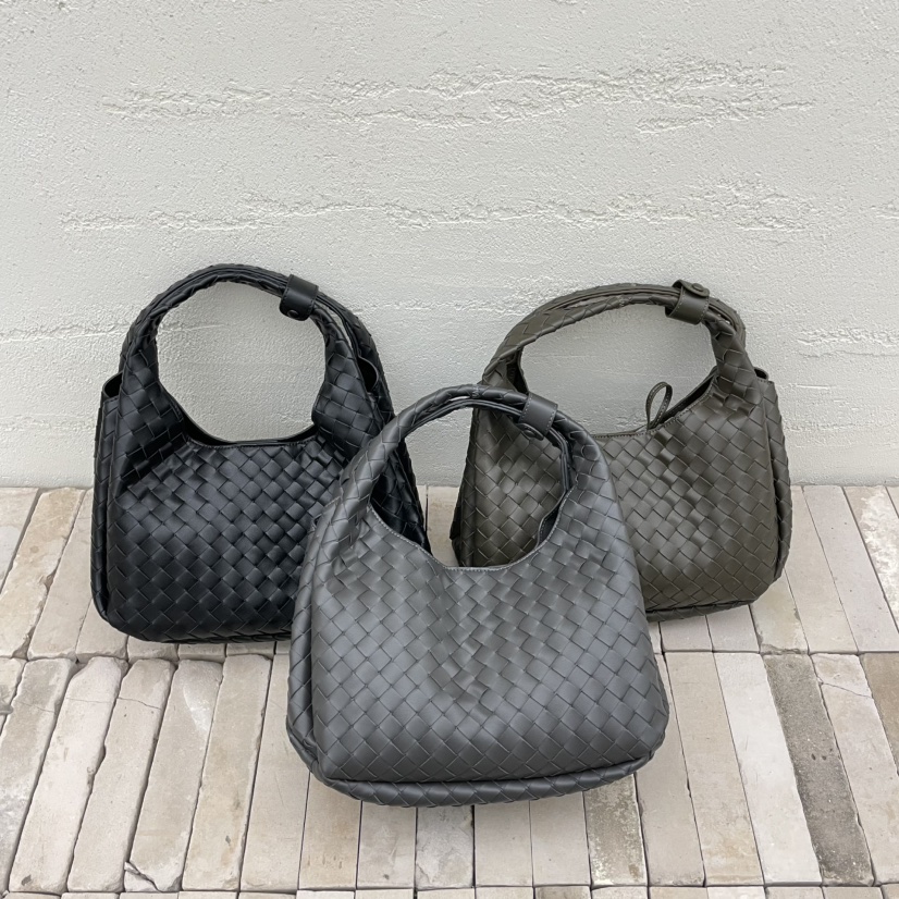 J PLACE韓國代購㊣女裝新款人氣25秋冬熱賣休閑手拿包腋下包J PLACE手拿包/腋下包