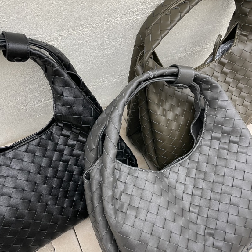 J PLACE韓國代購㊣女裝新款人氣25秋冬熱賣休閑手拿包腋下包J PLACE手拿包/腋下包