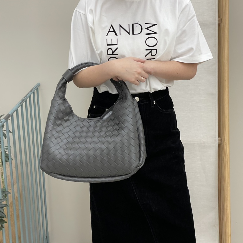 J PLACE韓國代購㊣女裝新款人氣25秋冬熱賣休閑手拿包腋下包J PLACE手拿包/腋下包