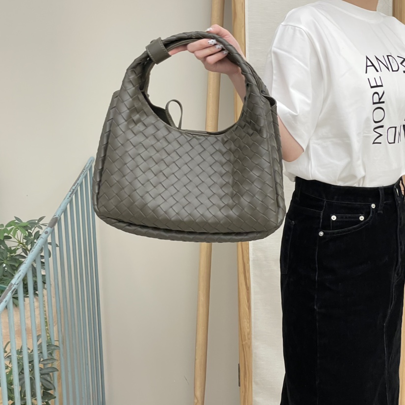 J PLACE韓國代購㊣女裝新款人氣25秋冬熱賣休閑手拿包腋下包J PLACE手拿包/腋下包